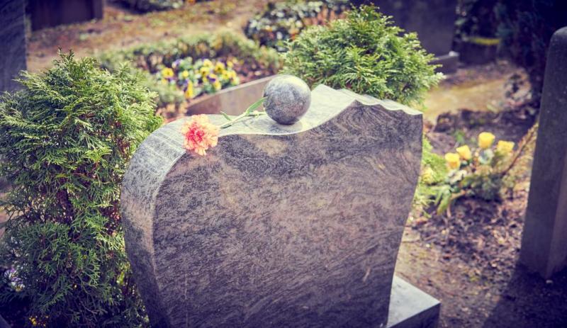 Comment organiser des obs&egrave;ques avec les pompes fun&egrave;bres &agrave; Champcevinel ?